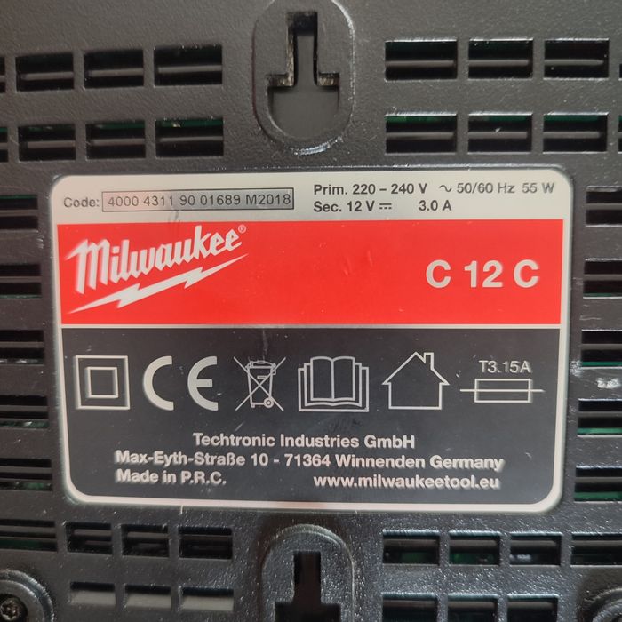 Ładowarka Milwaukee  M12
