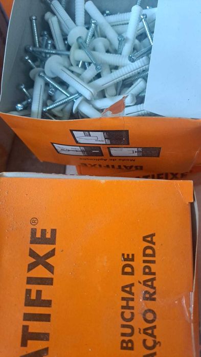 Bucha Batifixe Nylon Cogumelo 1/4x1 1/2 M637 - Embalagem 100 unidades