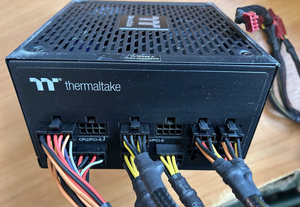 Thermaltake TOUGHPOWER  GF 850, стандарт 80+GOLD..