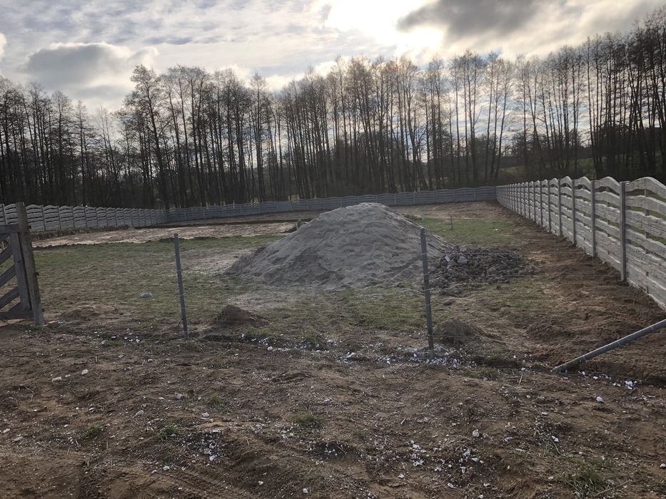 Dzialka budowlana uzbrojona z projektem i pozwoleniem na budowe.