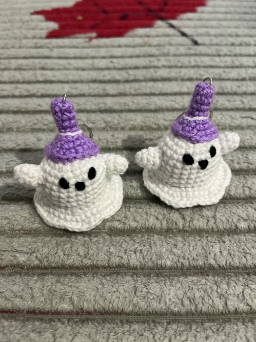 Брелок привид у капелюшку