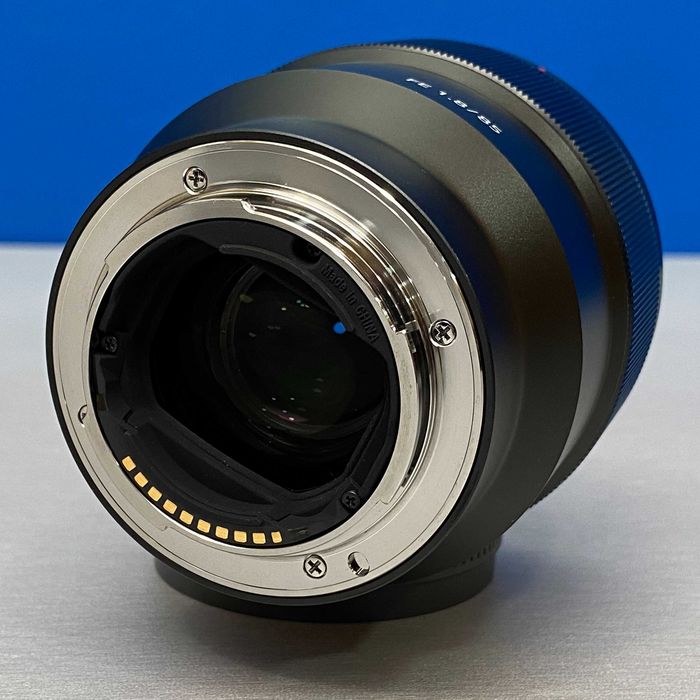 Sony FE 85mm f/1.8