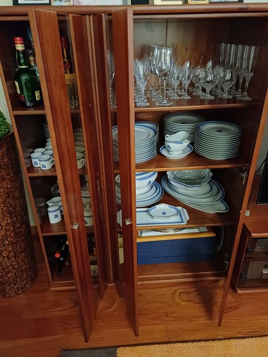 Mobilia sala + mesa marca Cerne cerejeira