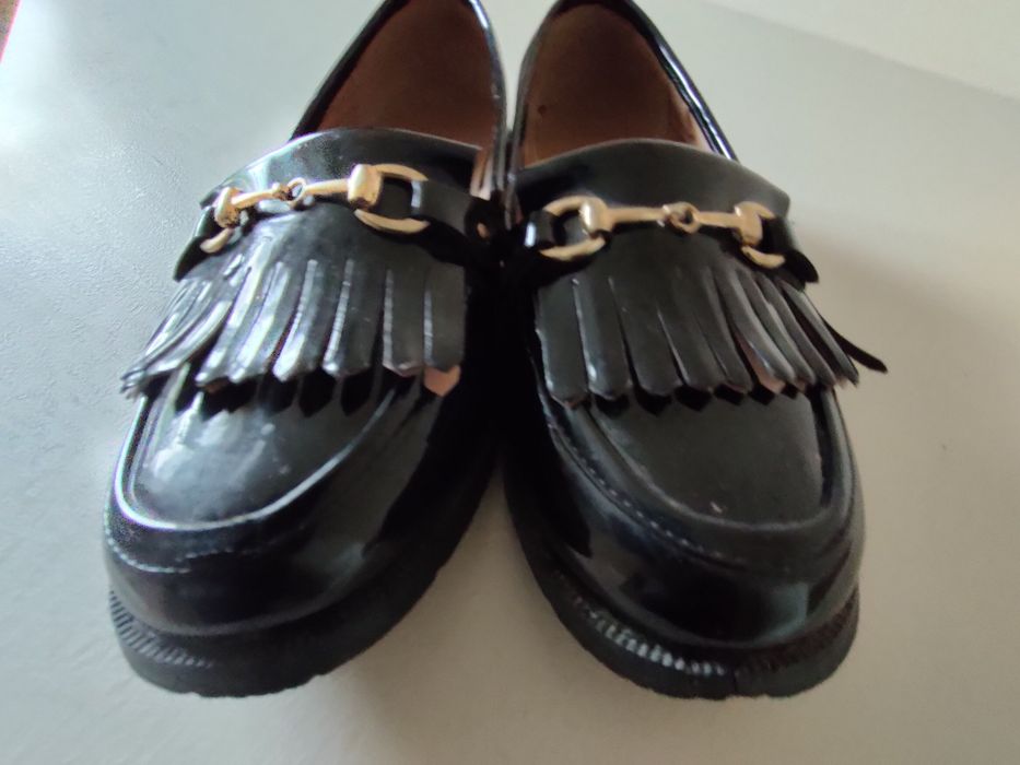 Buty damskie, półbuty , mokasyny lakierowane.