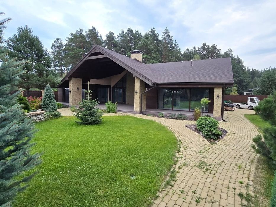 Автономний будинок 297 м2 басейн сон батареї у містечку с. Березівка