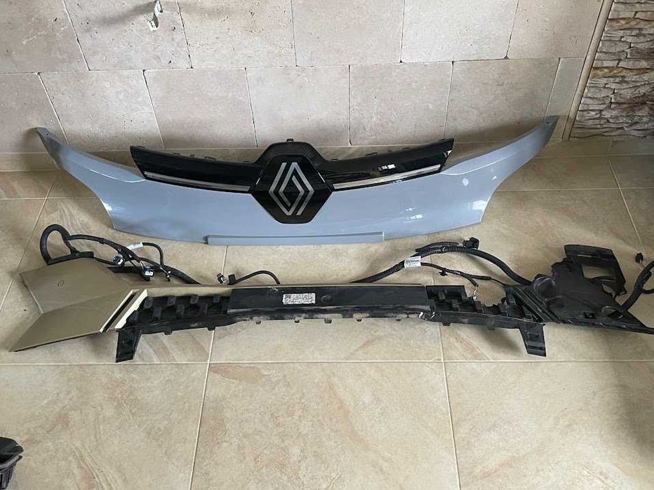 Renault Megan V E-TECH Grill Zderzak Znaczek