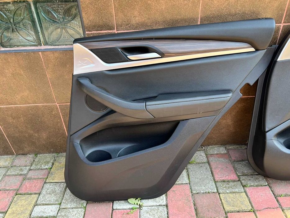 дверна карта BMW X3 G01 бежеві та чорні 2018