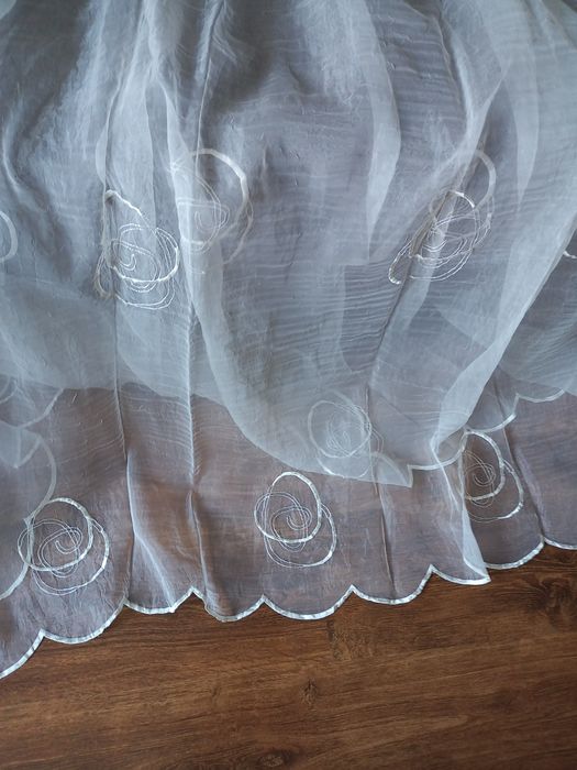 Firanka w haftowane koła