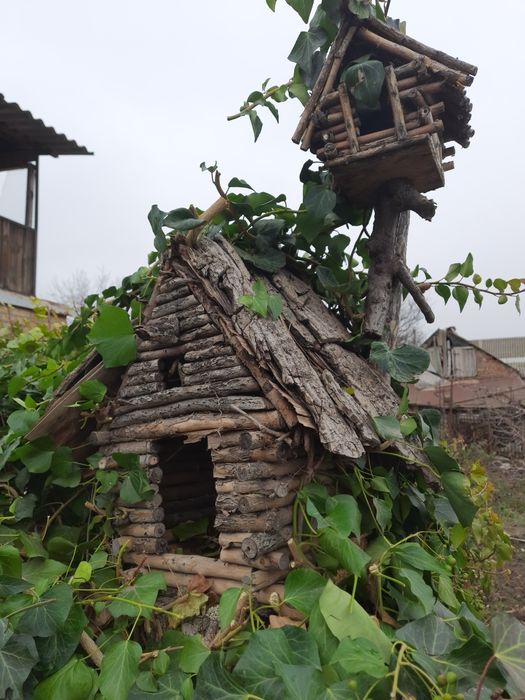 Казкова хатинка для птахів та тваринок. Ручна робота