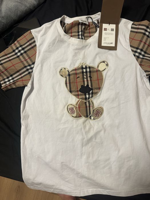 Нова футболка Burberry