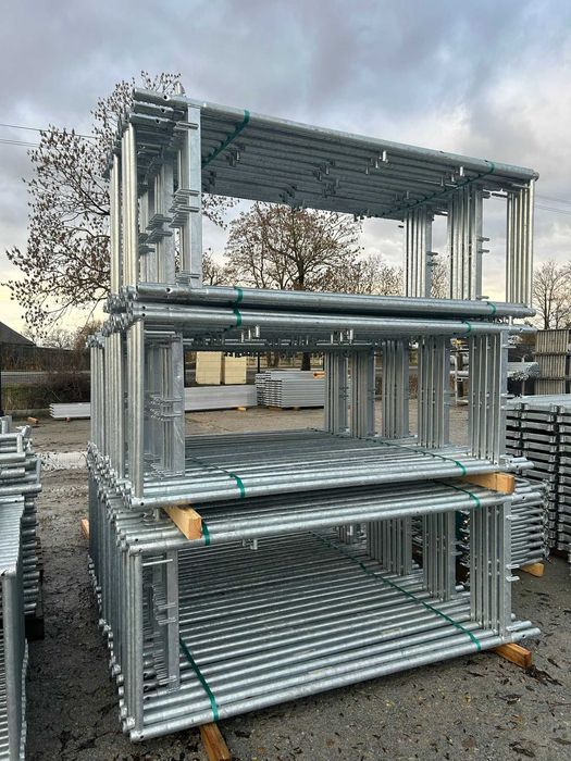 Nowe stalowe rusztowanie Plettac 8x12=100m2 elewacyjne, podesty 3m