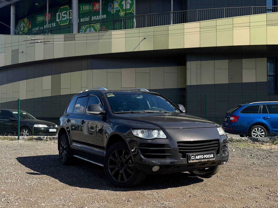 Volkswagen Touareg 2007 року 2.5 Дизель АКПП