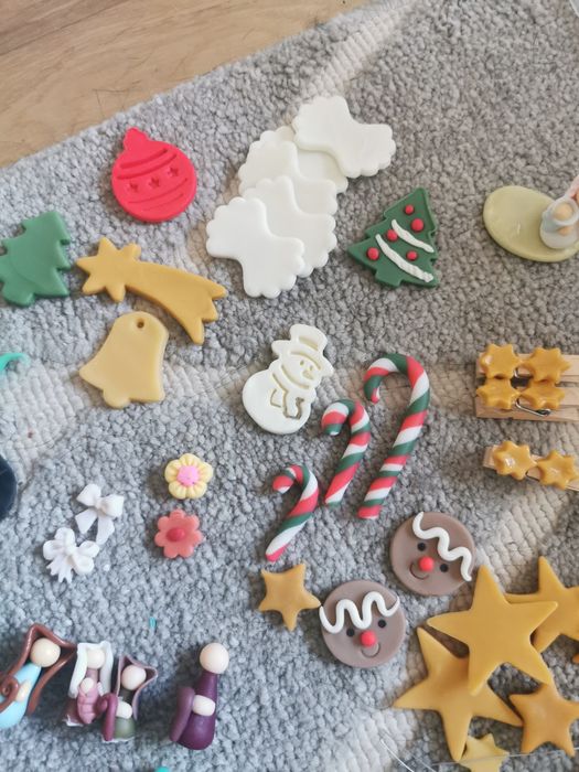 Várias peças em gesso Biscuit para aplicação