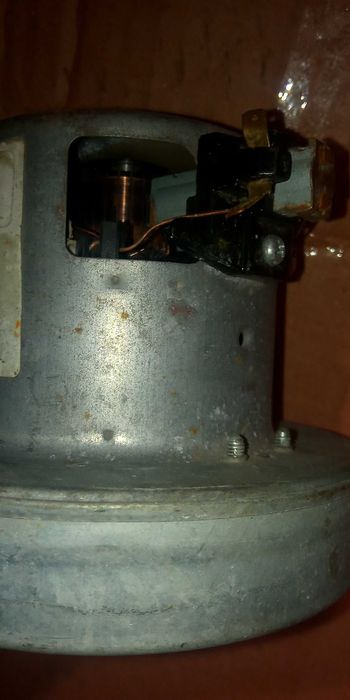 Двигуни мотори до пилосмока, пилососа  є різні питайте пишіть