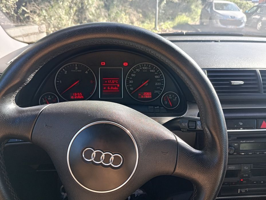 Audi A4 1.9 TDI 130cv S-Line (2002)