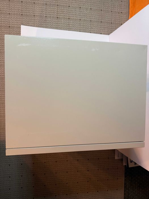 Szafa Rack 19" wisząca 9U 350 szara, drzwi szklane. Zarezerwowana.