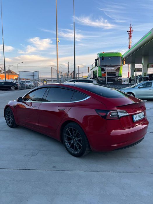 Продам Tesla 3 2018