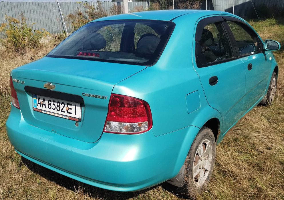 Chevrolet Aveo 2005 1.5 бензин механика