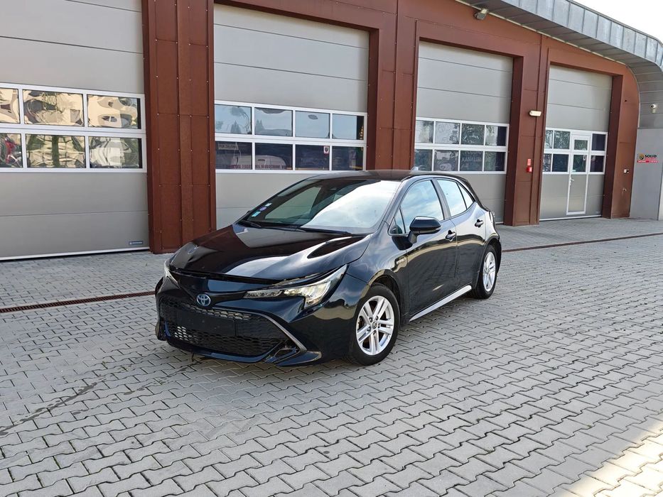 Toyota Corolla corolla e21 pali jeździ hybrid hatchback- NISKI PRZEBIEG