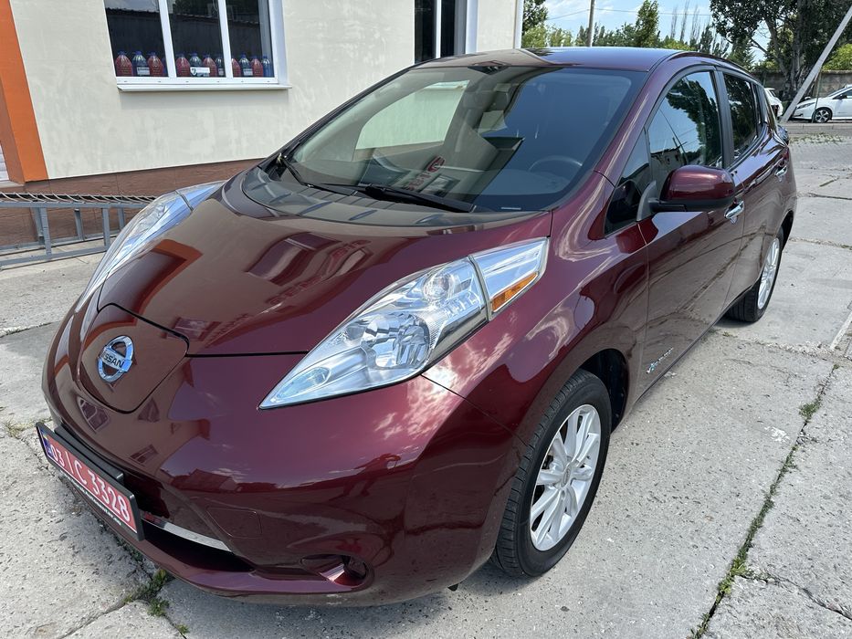 Продам Nissan Leaf
