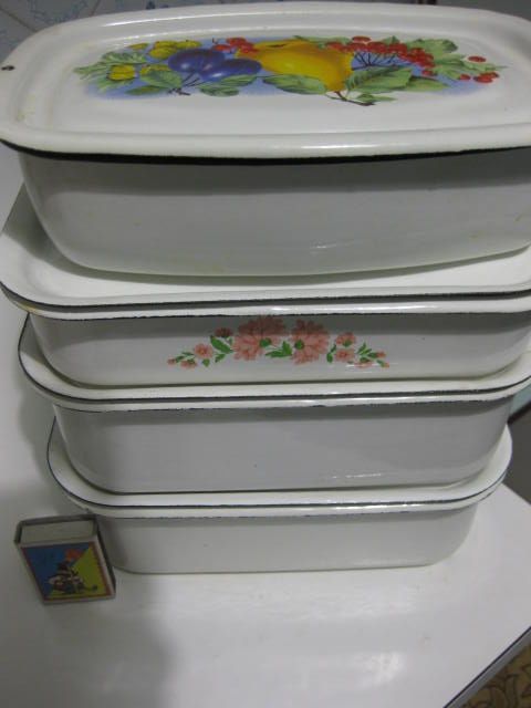 Продам металлические эмалированные лотки /судки новые