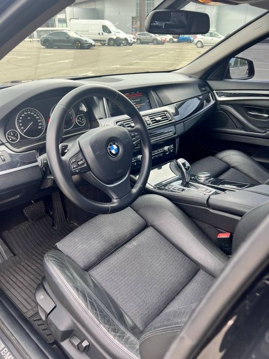 Офіційний BMW 520i
