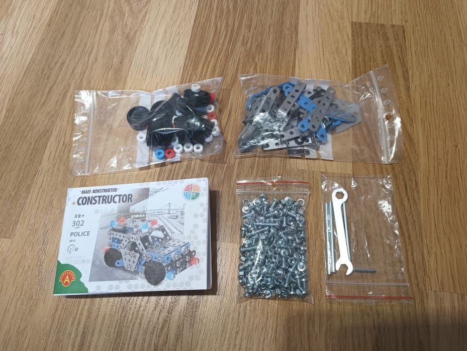 Maly konstruktor constructor policja Police