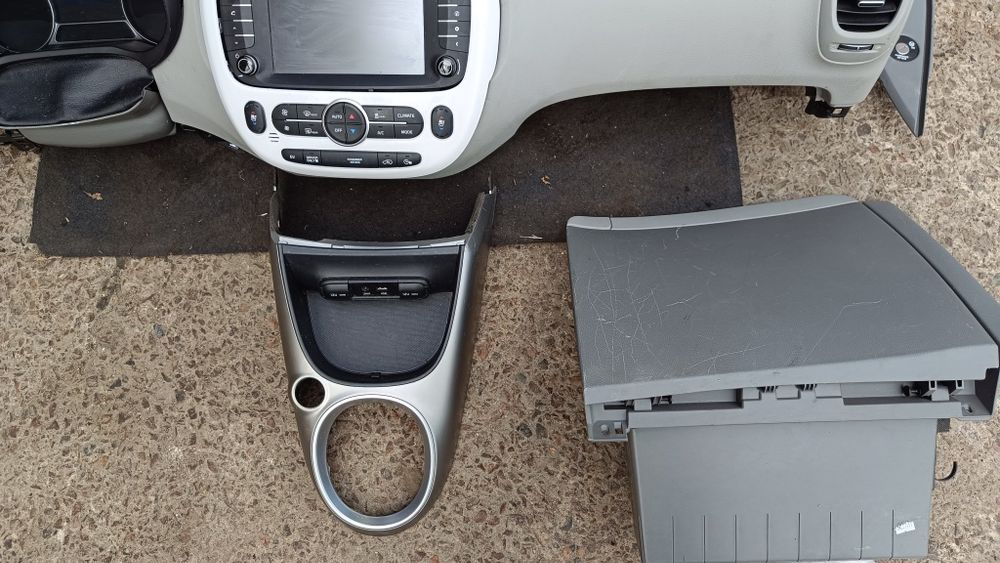 Консоль торпеда Kia Soul EV 2017р 97350-b2100