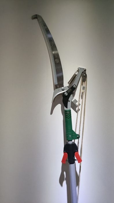 Corta Ramos Telescópico com Serra.