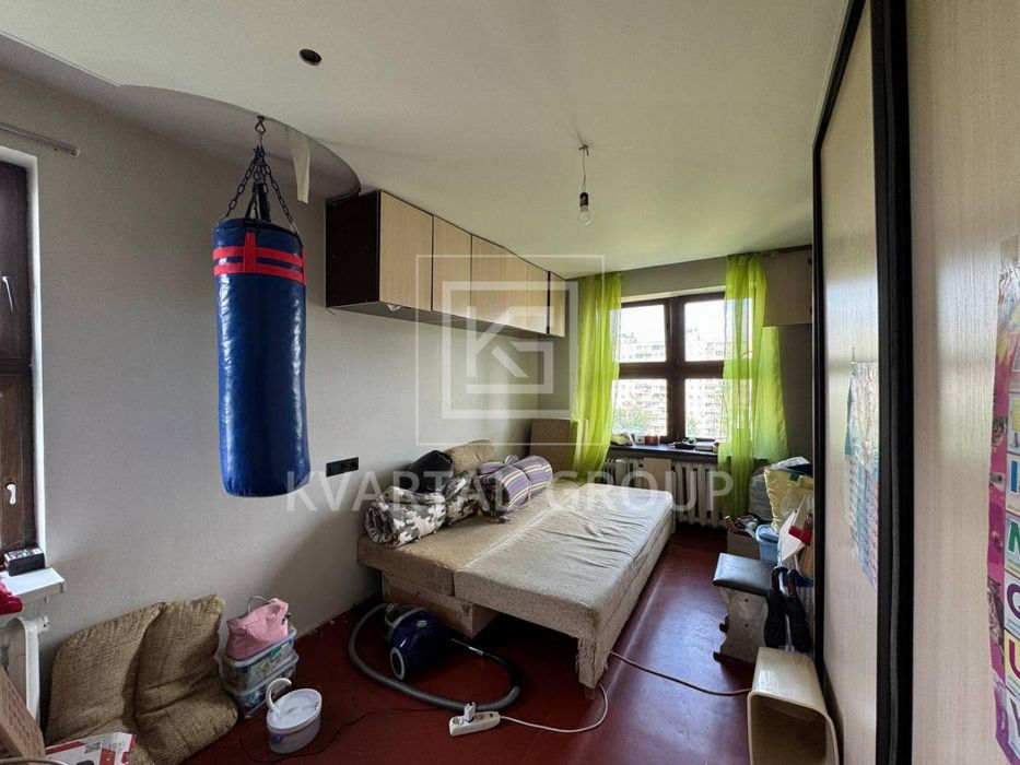 Квартира 3к, 67 м², Булаховського, мінімальне оформлення