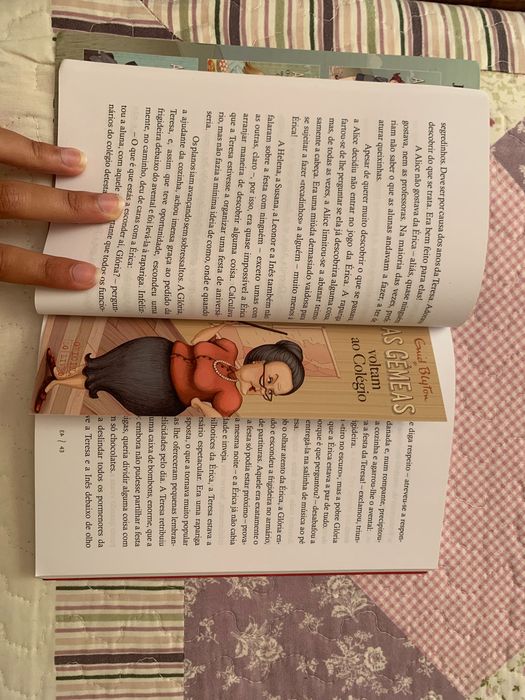 Livro juvenil - “AS GÉMEAS voltam ao Colégio”