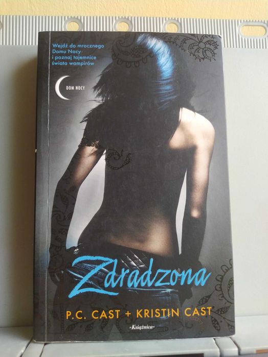 Książka Zdradzona P.C. Cast, Kristin Cast, świat wampirów