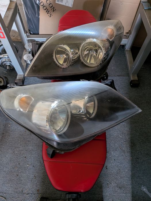 Reflektor Opel Astra H, komplet L+P