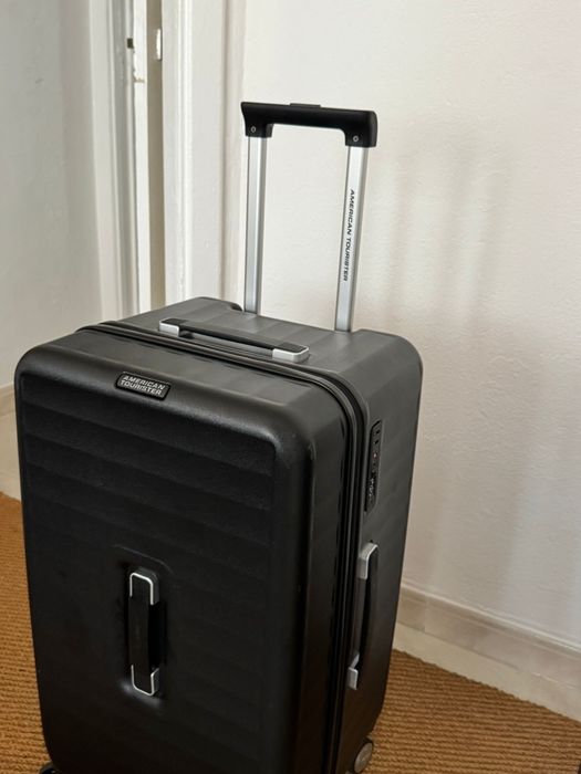 Mala de viagem, American Tourist. Usada uma vez. Como nova. Leve e versátil