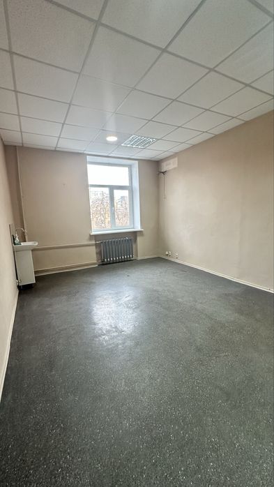Здам офіс (кімнату) з водою центр вул. В. Мономаха (Московская) ЦУМ