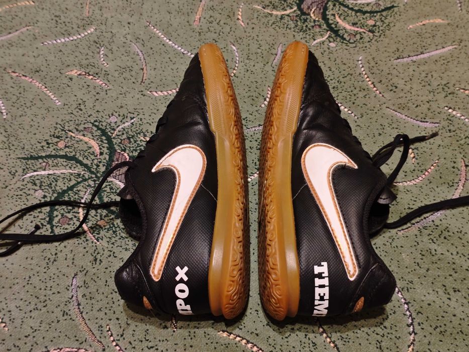 Футзалки   Nike Tiempo X  (оригинал) фирменные  размер-35 стелька- 22см