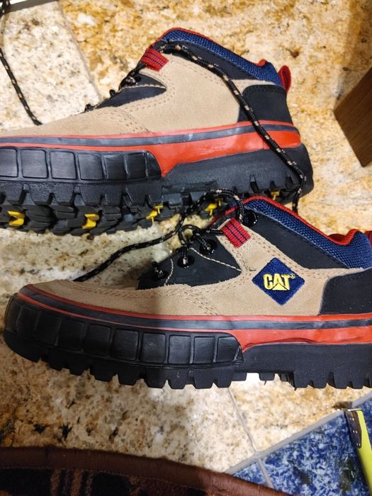 Buty sportowe caterpillar CAT beżowe 37