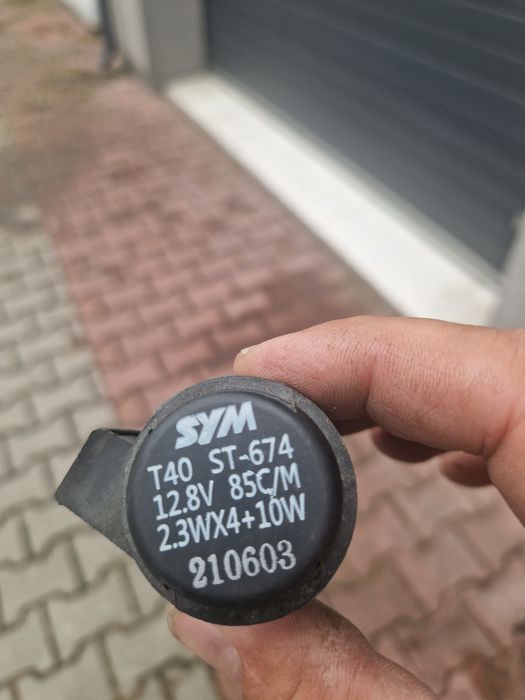 Przerywacz kierunkowskazów skuter Sym