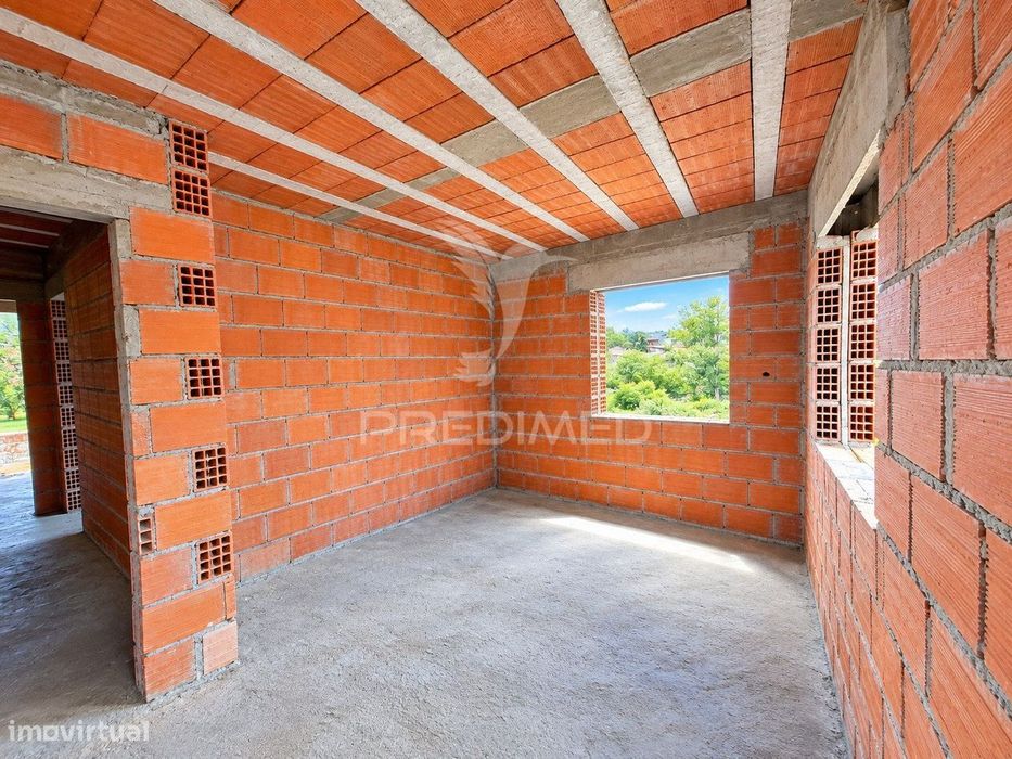 Moradia em Estrutura em Rossas, Vieira do Minho