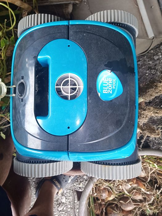 Robot aspirador de piscina