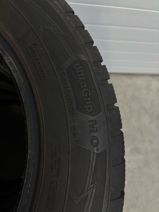 Opony Zimowe 235/60/18 GoodYear UltraGrip 2025r