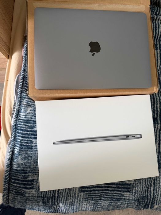 Macbook Air 13.3 M1 8/256 Srebrny/kondycja bat. 91%/pierwszy właściciel