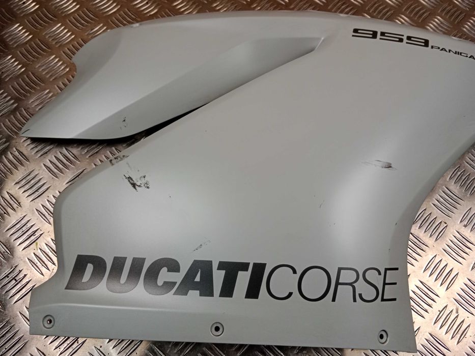 Ducati Panigale 959 V2 Bok Prawy Owiewka Prawa Boczek Plastik 16-19