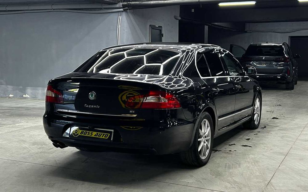 Skoda Superb 2011