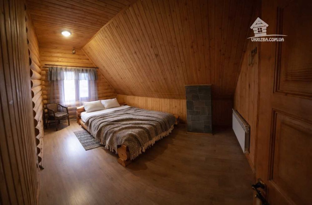 Подобово. Будинок-зруб з виходом до озера ,сауна,басейн. До 10 гостей.