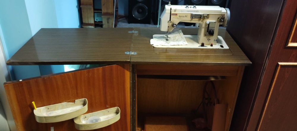 maszyna do szycia łucznik 436 z szawką  stan igła