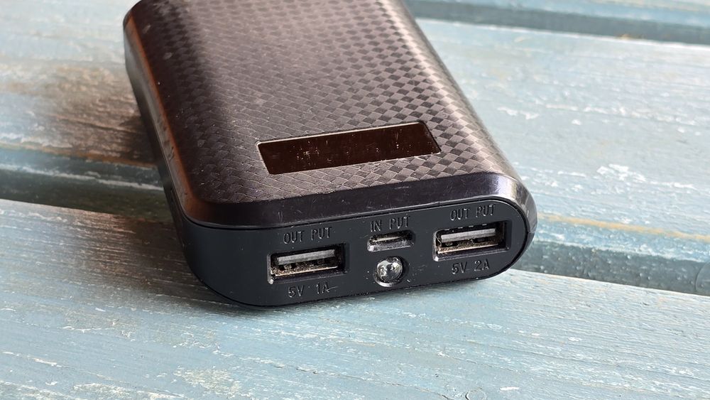 Zestaw 4 powerbanków łącznie 30800mAh