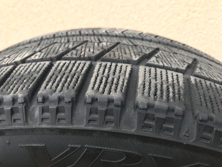 215 55 17 bridgestone vrx - Купити шини для авто - Ціна на OLX.ua