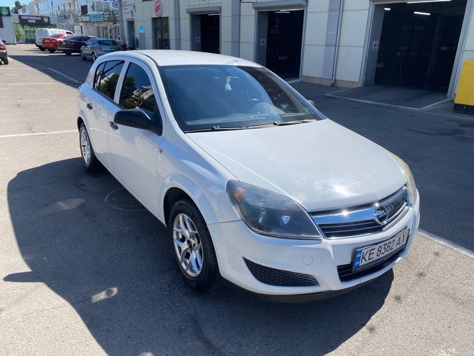 В продаже opel astra h 2009 года