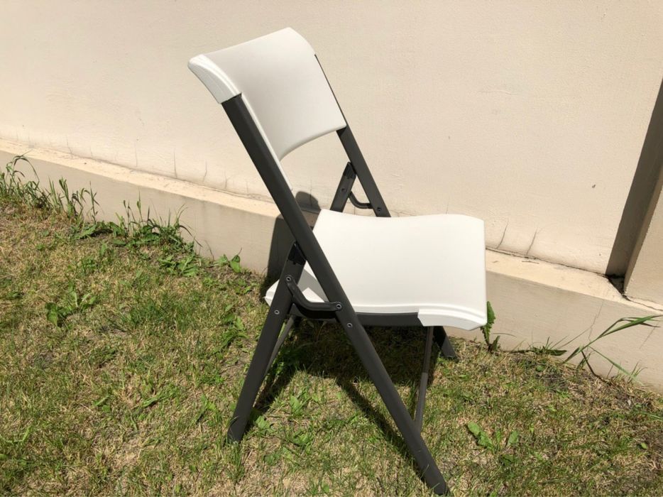 Оренда столів та стільців